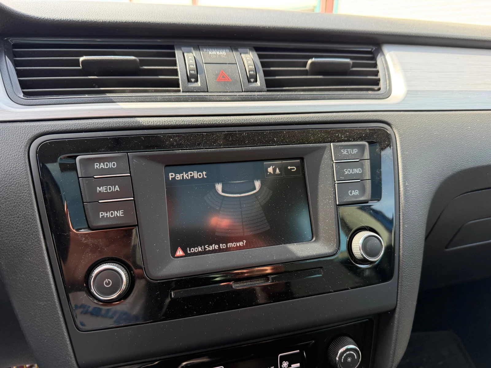 Skoda Rapid 1.4 TDI EDITION* NAVI* Xenon* ParkPilot* Panorama | Mobile.bg � ����������� 6