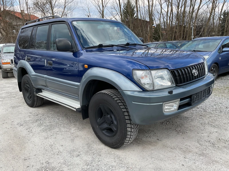 Toyota Land cruiser 3.0 D-4D, снимка 2 - Автомобили и джипове - 44923572