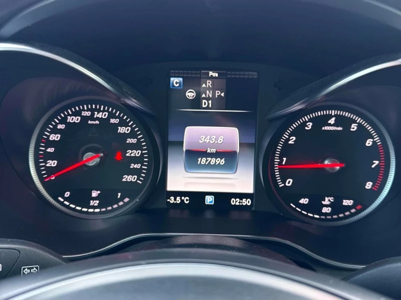 Mercedes-Benz GLC * 300 * CARFAX * ЦЕНА ДО БГ, снимка 7 - Автомобили и джипове - 52786657