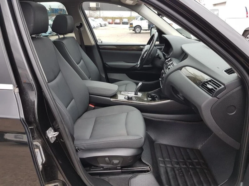 BMW X3 * АВТО КРЕДИТ* ЦЕНА ДО БГ * СЕРВИЗНА ИСТОРИЯ * , снимка 13 - Автомобили и джипове - 52850584