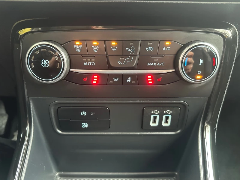 Ford EcoSport 1.0i ECO BOOST, снимка 14 - Автомобили и джипове - 52923759