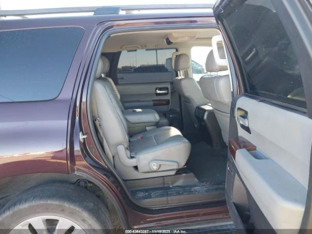 Toyota Sequoia 5.7 * PLATINUM* ОБДУХВАНЕ* ПОДГРЕВ* Камера* BLIND*, снимка 12 - Автомобили и джипове - 52944705