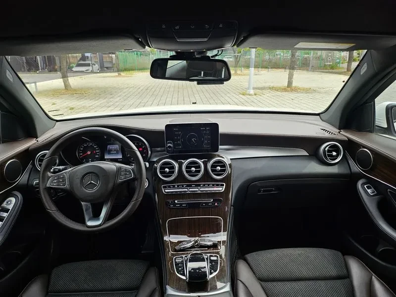 Mercedes-Benz GLC 300, снимка 13 - Автомобили и джипове - 54910729