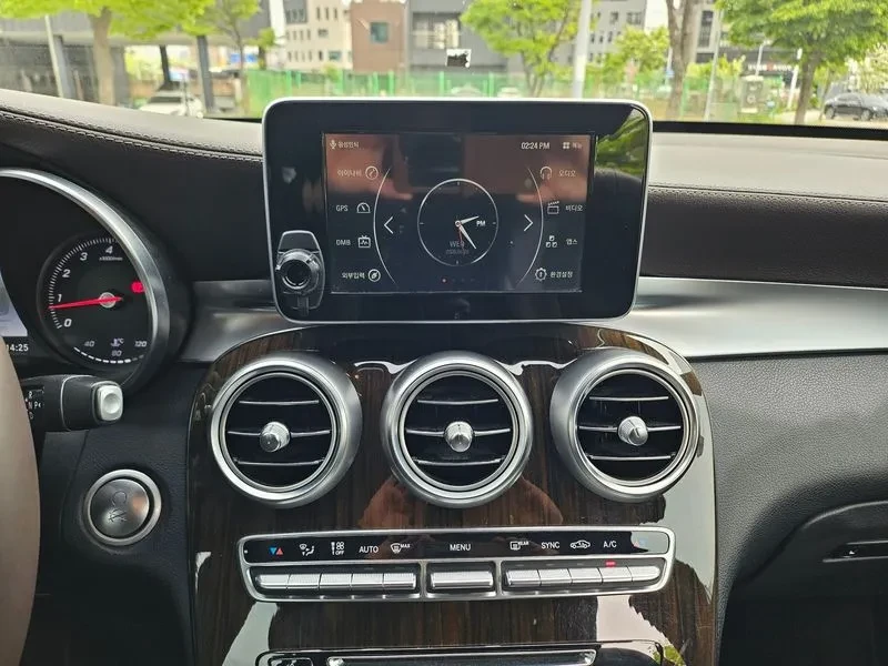 Mercedes-Benz GLC 300, снимка 14 - Автомобили и джипове - 54910729