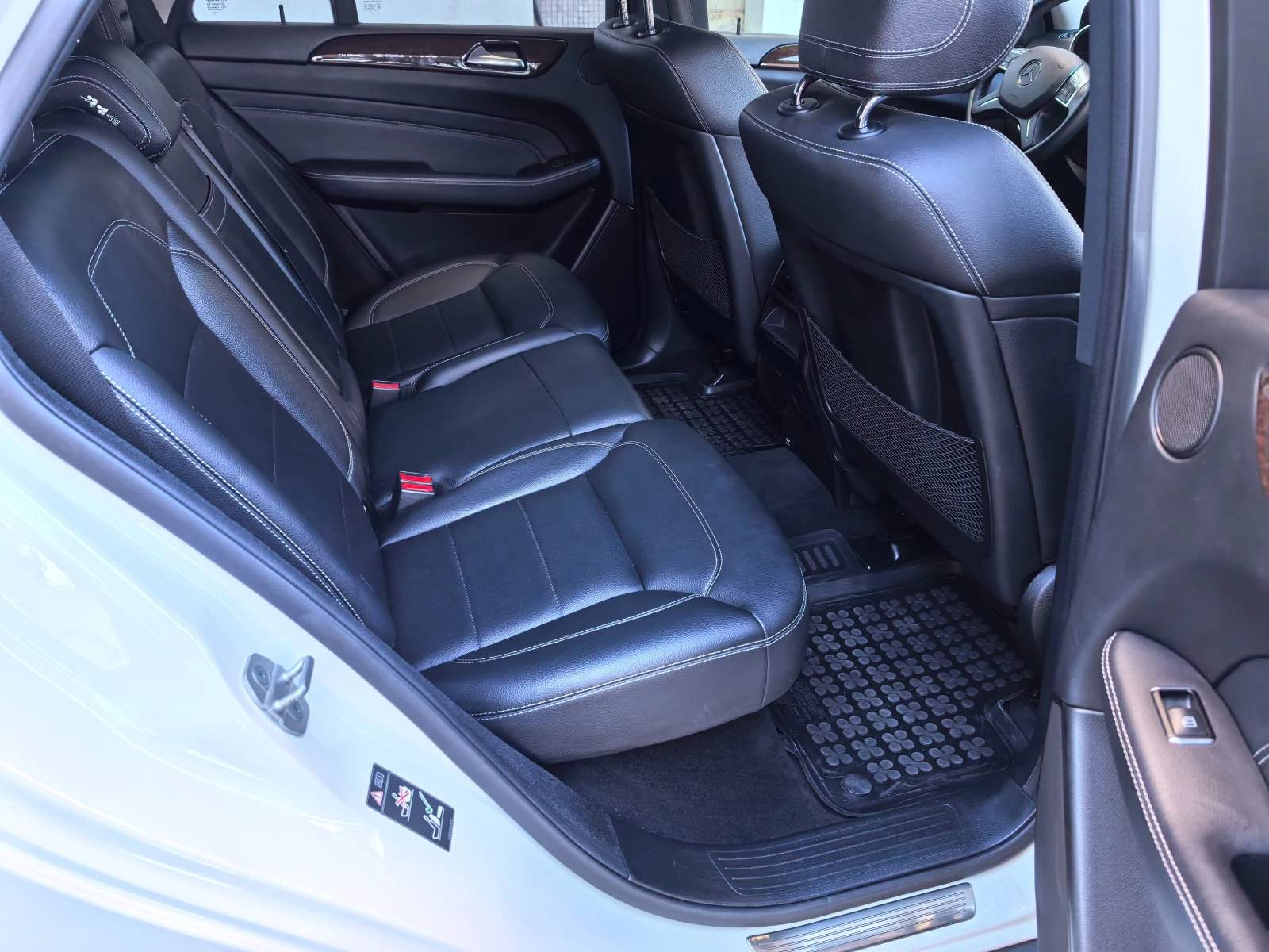 Mercedes-Benz ML 350 4MATIC, снимка 12 - Автомобили и джипове - 53756323