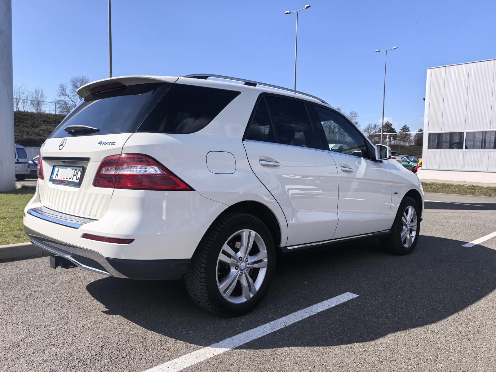 Mercedes-Benz ML 350 4MATIC, снимка 4 - Автомобили и джипове - 53756323