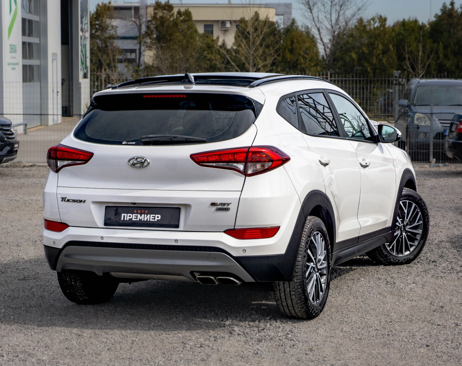 Hyundai Tucson 2.0CRDI-4WD-6М.ГАР.РЕАЛНИ КМ., снимка 4 - Автомобили и джипове - 53783216