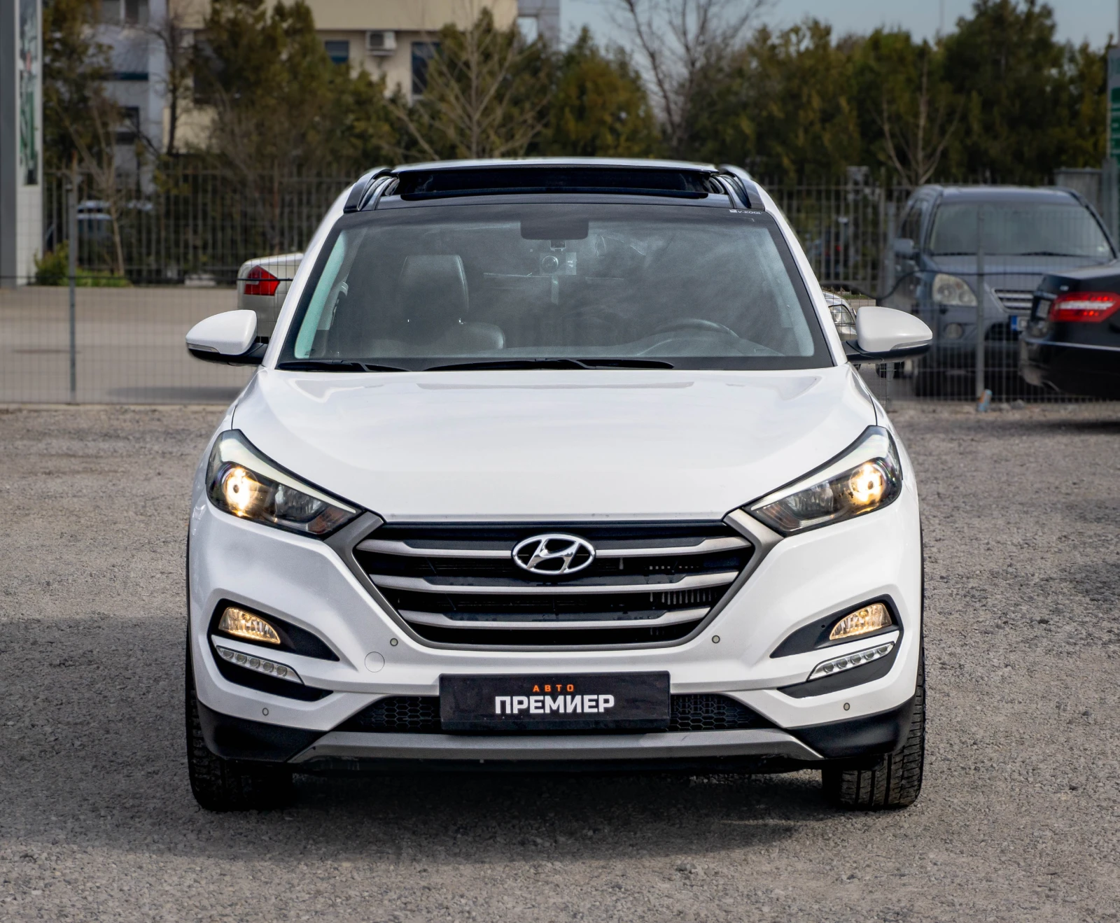 Hyundai Tucson 2.0CRDI-4WD-6М.ГАР.РЕАЛНИ КМ., снимка 2 - Автомобили и джипове - 53783216