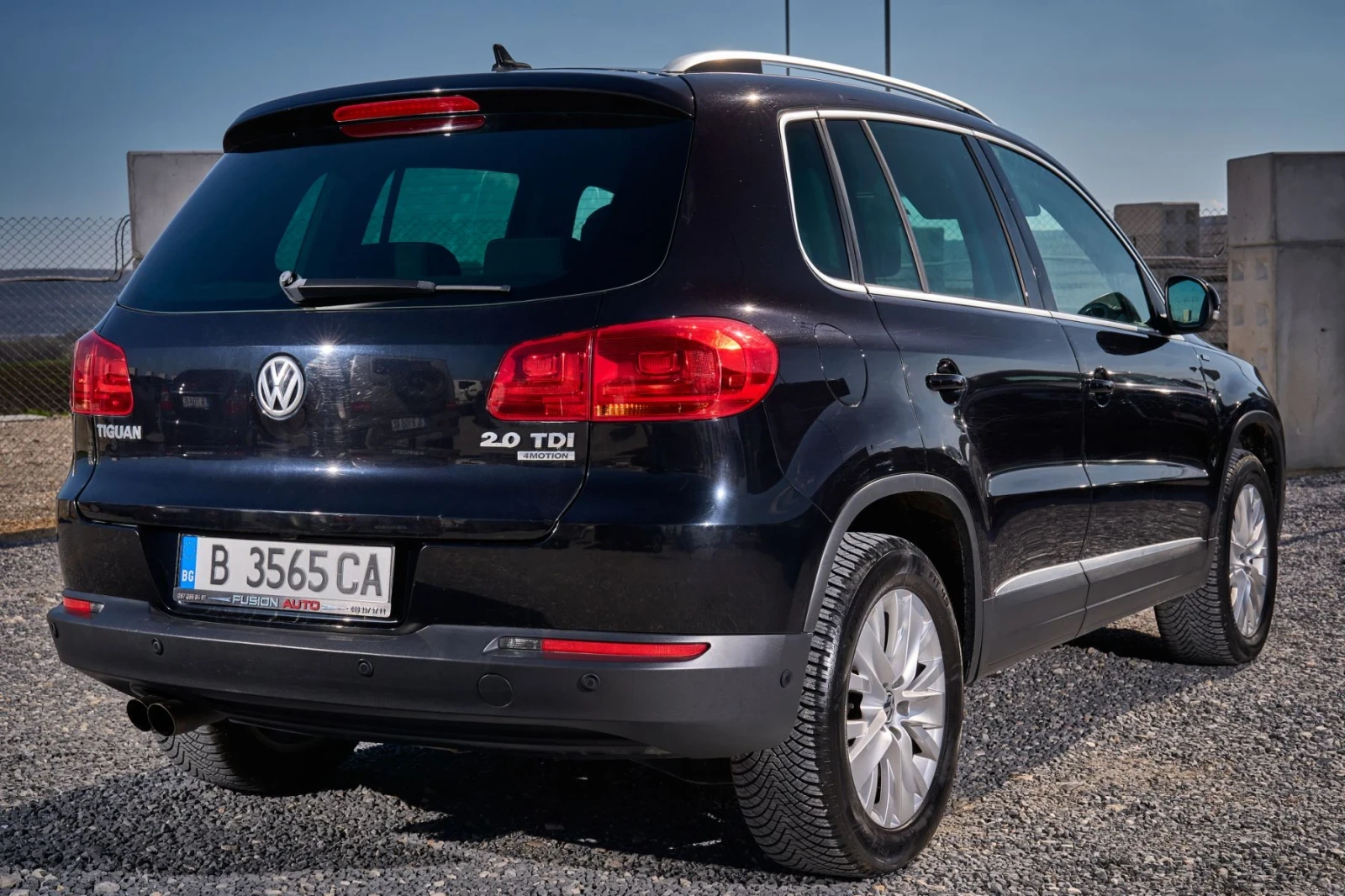 VW Tiguan 2.0TDI * Facelift * 4?4 * Цялостна история , снимка 6 - Автомобили и джипове - 54126735