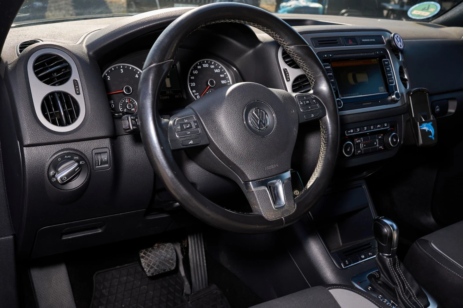 VW Tiguan 2.0TDI * Facelift * 4?4 * Цялостна история , снимка 8 - Автомобили и джипове - 54126735