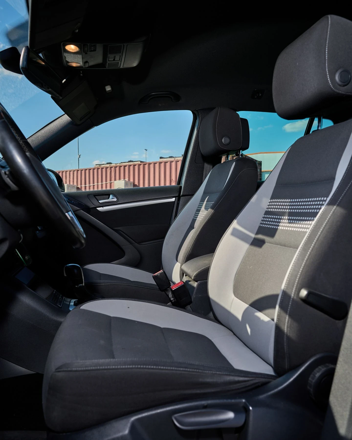 VW Tiguan 2.0TDI * Facelift * 4?4 * Цялостна история , снимка 7 - Автомобили и джипове - 54126735