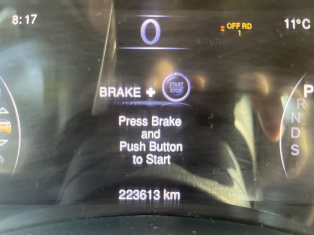 Jeep Grand cherokee OVERLAND* КОЖА* ПОДГРЕВ* ОБДУХВАНЕ* КАМЕРА* PANO* , снимка 11 - Автомобили и джипове - 54158033