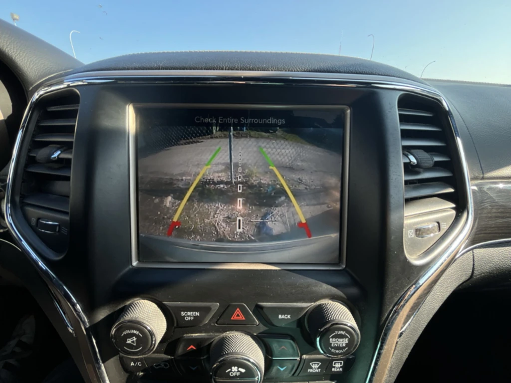 Jeep Grand cherokee OVERLAND* КОЖА* ПОДГРЕВ* ОБДУХВАНЕ* КАМЕРА* PANO* , снимка 10 - Автомобили и джипове - 54158033