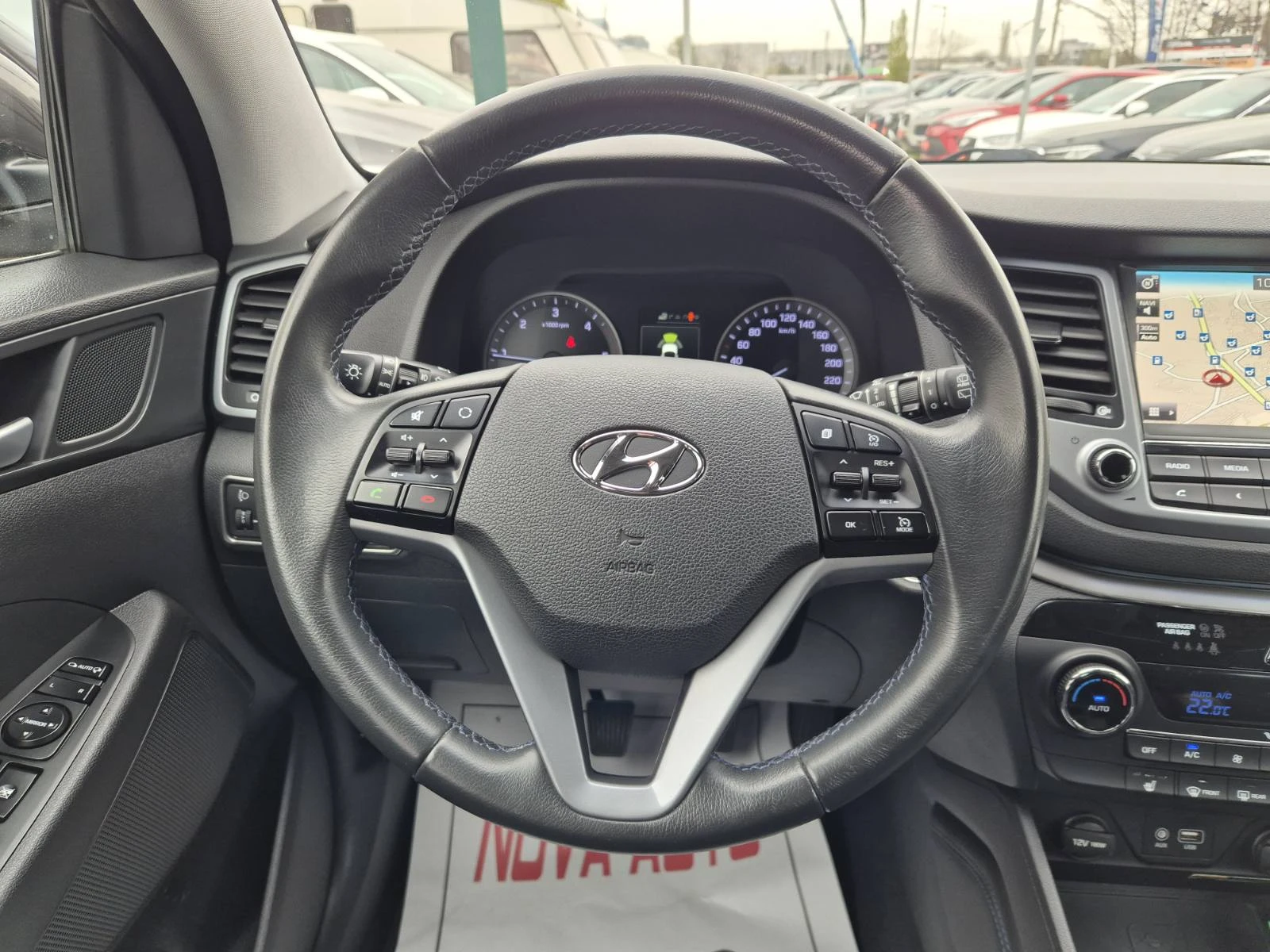 Hyundai Tucson 1.7CRDI-ПАНОРАМА, снимка 9 - Автомобили и джипове - 54220950