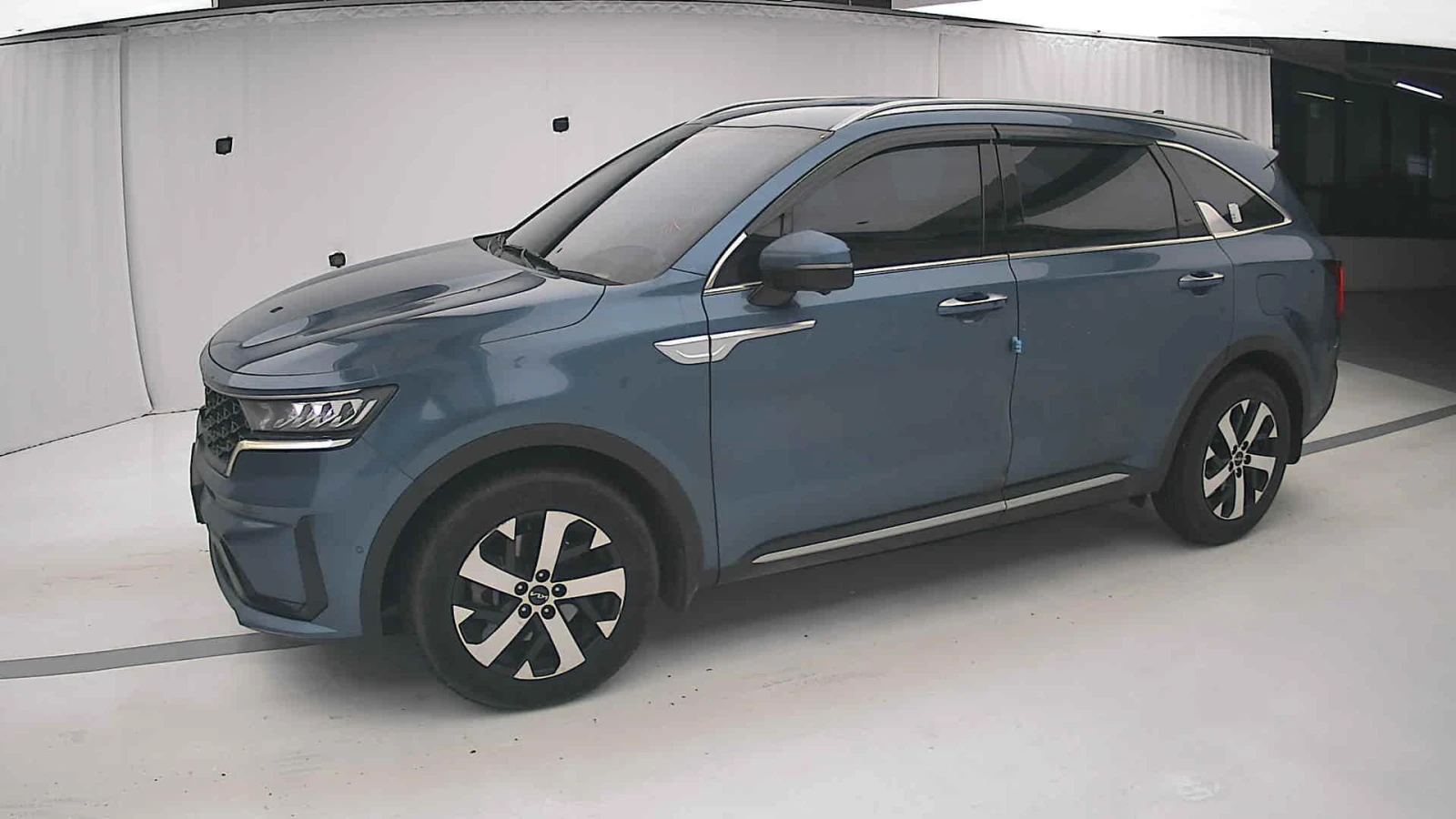 Kia Sorento 2.2 CRDI - OЧАКВАН ВНОС, снимка 2 - Автомобили и джипове - 54621563
