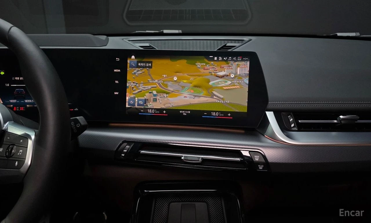 BMW X1 20i* M* SPORT* ДИСТРОНИК* ХЕДЪП* 360КАМЕРА* , снимка 8 - Автомобили и джипове - 55104283
