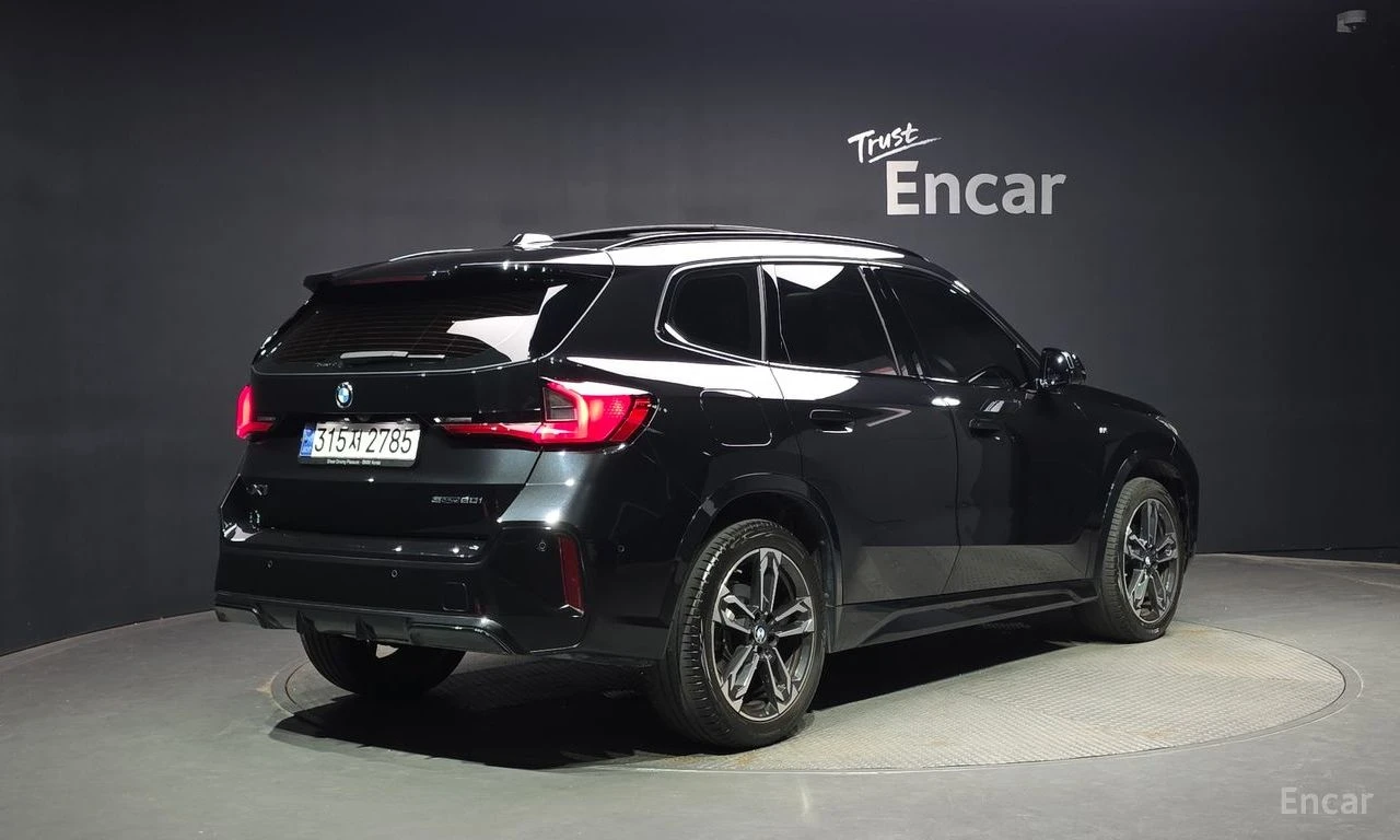 BMW X1 20i* M* SPORT* ДИСТРОНИК* ХЕДЪП* 360КАМЕРА* , снимка 2 - Автомобили и джипове - 55104283
