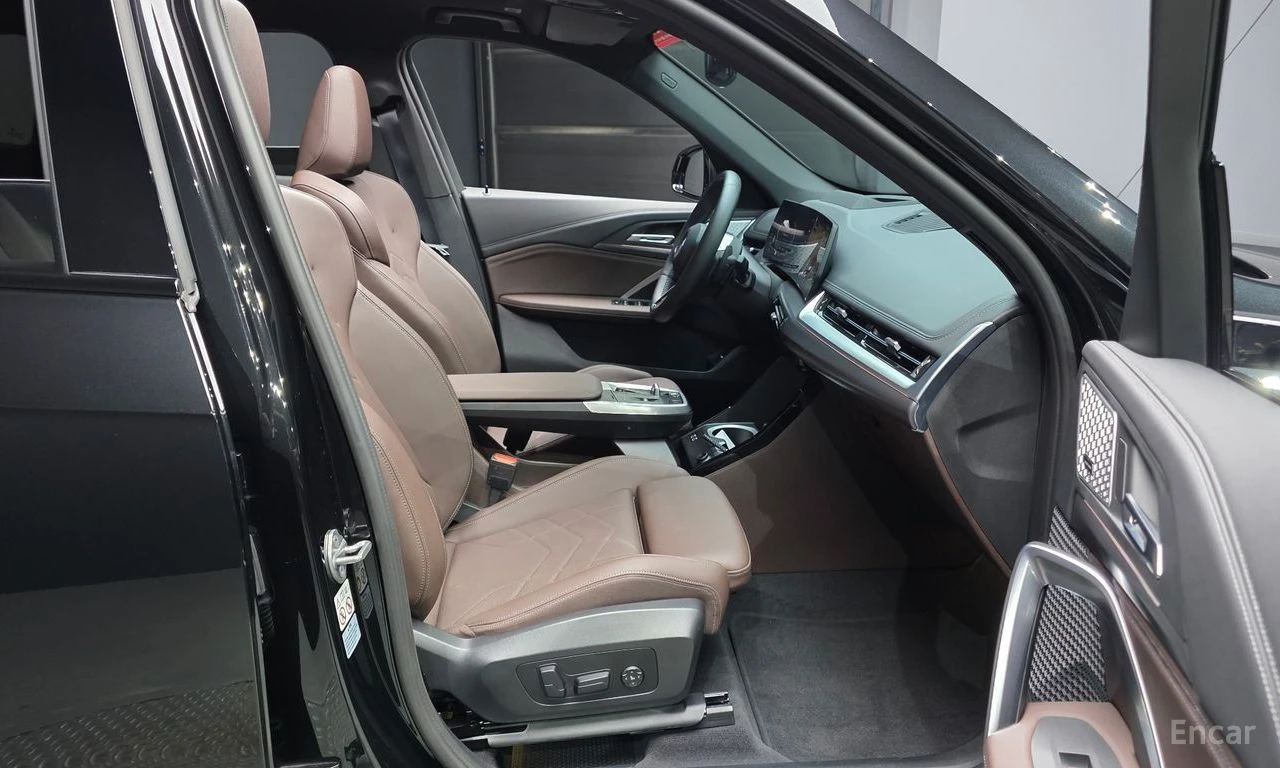 BMW X1 20i* M* SPORT* ДИСТРОНИК* ХЕДЪП* 360КАМЕРА* , снимка 12 - Автомобили и джипове - 55104283