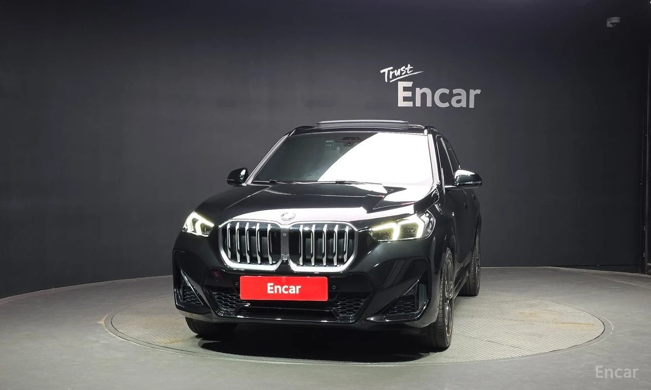 BMW X1 20i* M* SPORT* ДИСТРОНИК* ХЕДЪП* 360КАМЕРА* , снимка 3 - Автомобили и джипове - 55104283