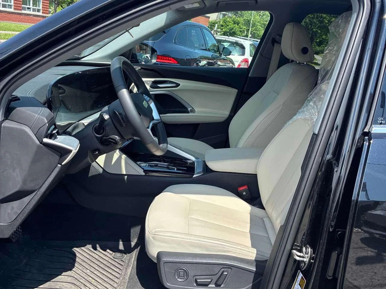 Audi Q5 * 2.0 TFSI quattro * CARFAX * БЕЗ ПЪРВОНАЧАЛНА ВНО, снимка 12 - Автомобили и джипове - 55179984