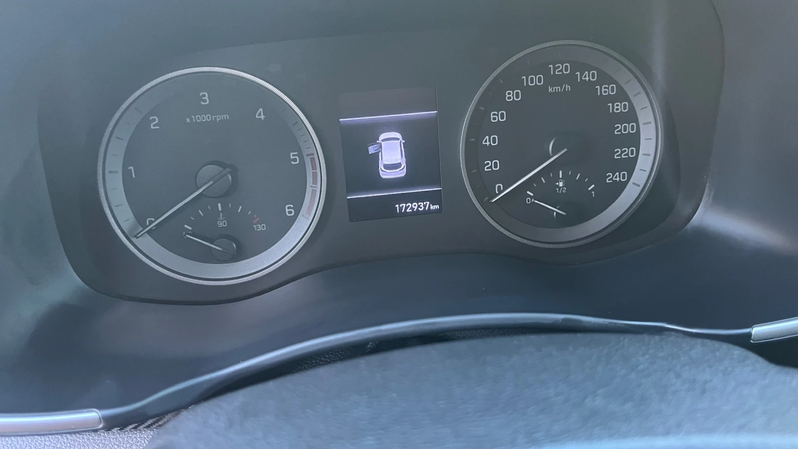 Hyundai Tucson 1.6 CDRI AVTOMATIK, снимка 14 - Автомобили и джипове - 55682175