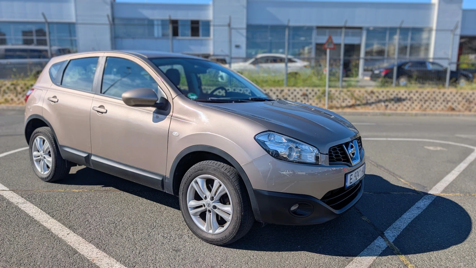 Nissan Qashqai 1.6 DCI 4х4, снимка 4 - Автомобили и джипове - 56135961