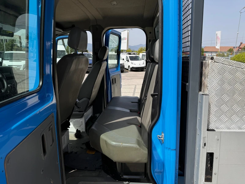 VW Crafter 2.5TDI 6-местен Клима , снимка 13 - Бусове и автобуси - 46440368