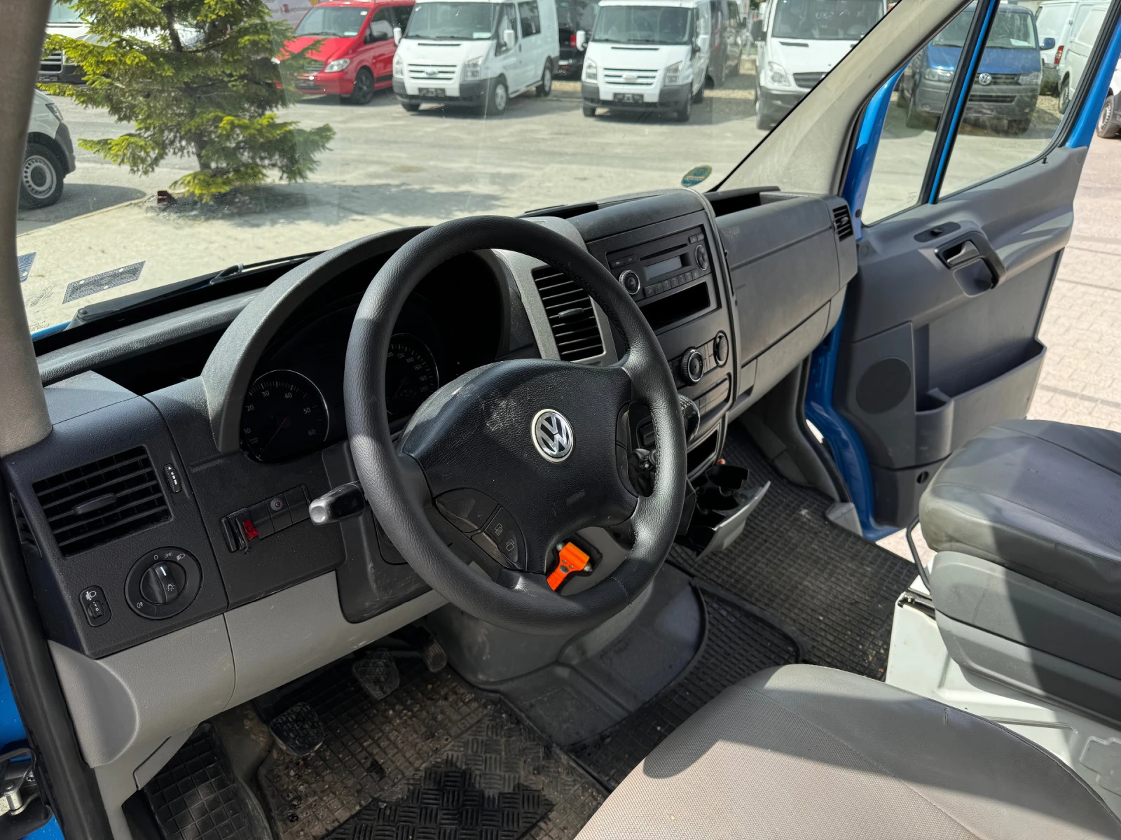 VW Crafter 2.5TDI 6-местен Клима  - изображение 10