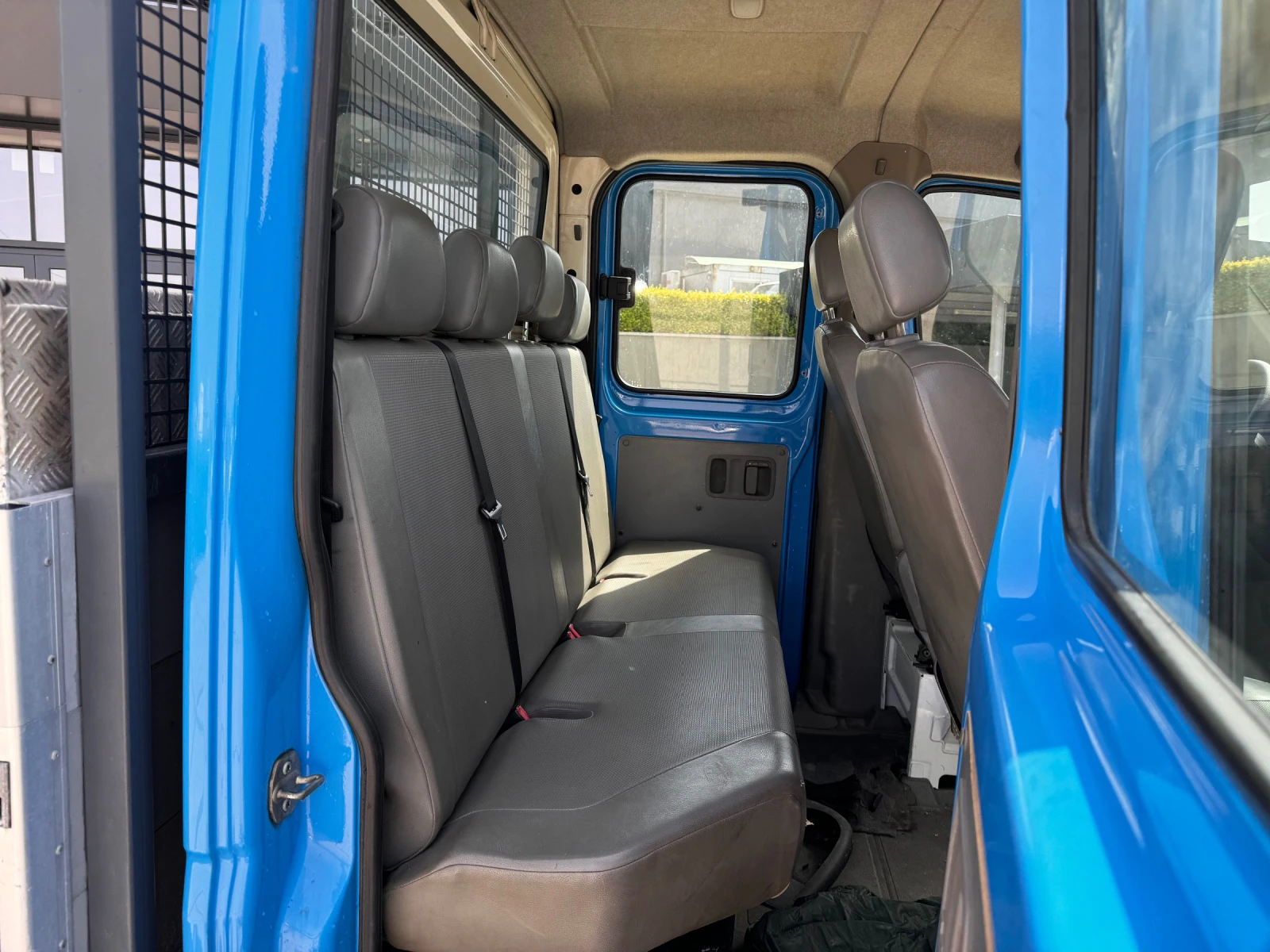 VW Crafter 2.5TDI 6-местен Клима  - изображение 9