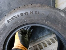 Гуми Зимни 235/65R17, снимка 8 - Гуми и джанти - 44336594