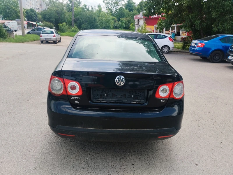 VW Jetta 1.9 TDI Нов внос от Италия!, снимка 5 - Автомобили и джипове - 46073610