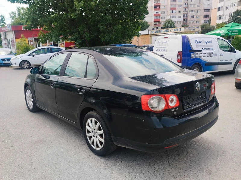 VW Jetta 1.9 TDI Нов внос от Италия!, снимка 4 - Автомобили и джипове - 46073610