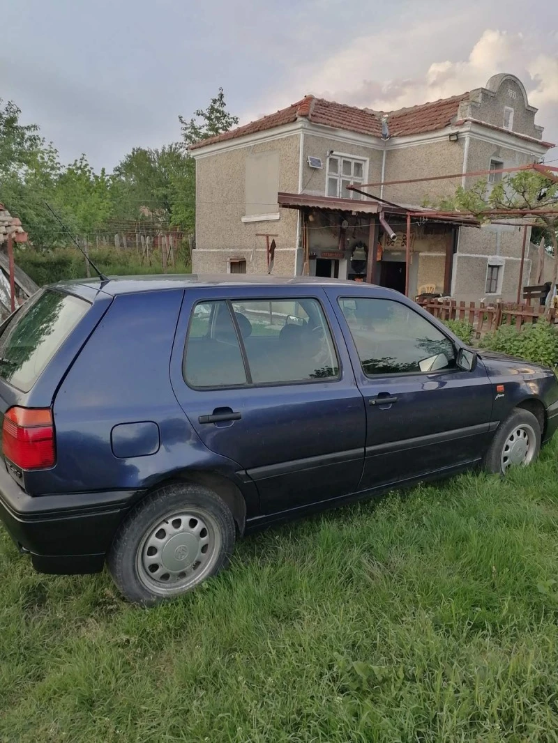 VW Golf, снимка 8 - Автомобили и джипове - 46946758