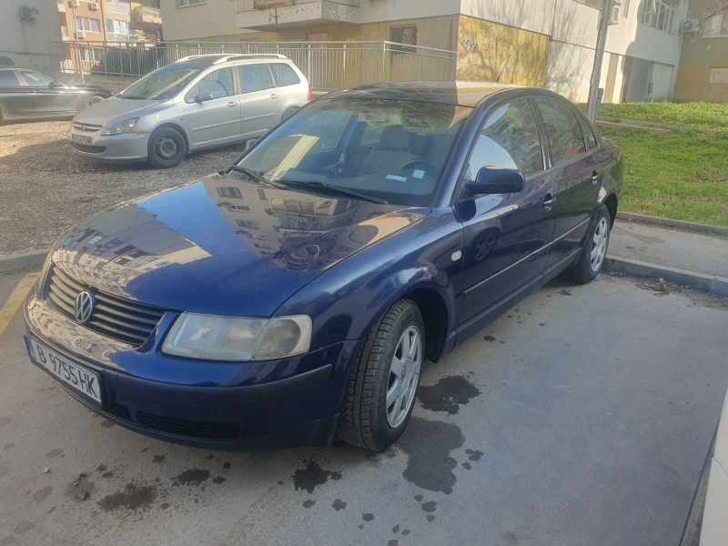 VW Passat, снимка 1 - Автомобили и джипове - 48847590