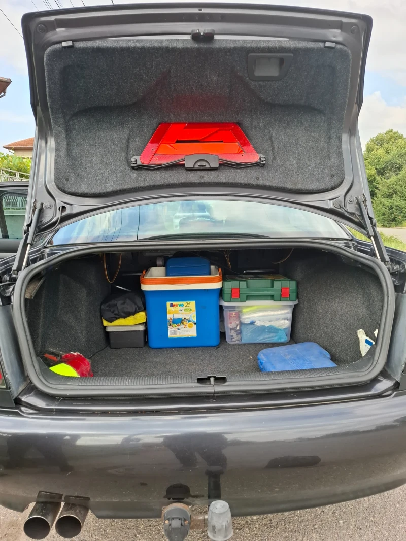 Audi A4 1.8, снимка 3 - Автомобили и джипове - 50606983