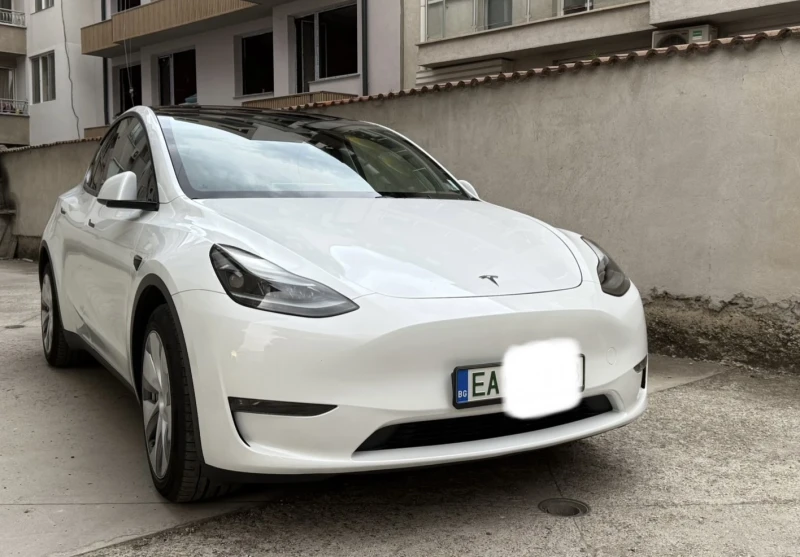 Tesla Model Y Long Range AWD - Първи собственик, снимка 2 - Автомобили и джипове - 51671148
