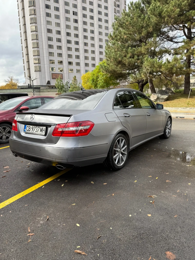 Mercedes-Benz E 350 4 Matic, снимка 3 - Автомобили и джипове - 52650407
