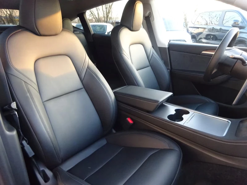 Tesla Model Y AWD/514HP/PANO/360/HUD/LED/KLESS/DIGI/AHK/651g, снимка 14 - Автомобили и джипове - 52663005
