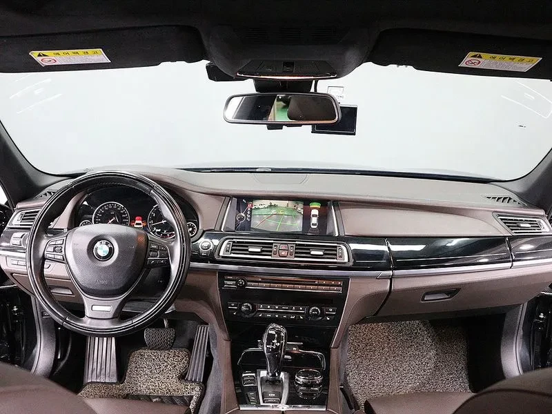 BMW 740 Li Individual, снимка 13 - Автомобили и джипове - 53334715