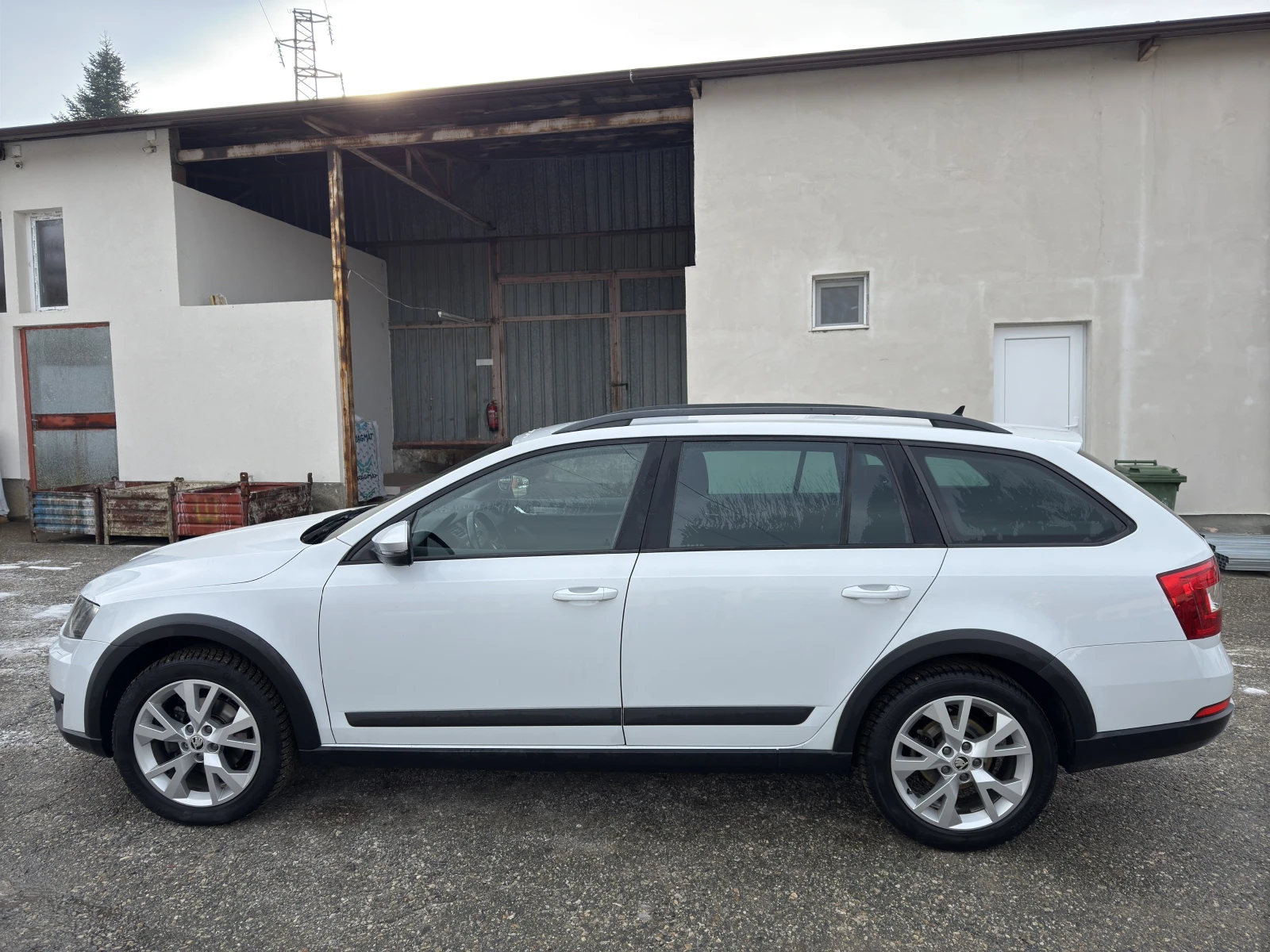 Skoda Octavia SCOUT 2.0TDI 4X4 - изображение 4