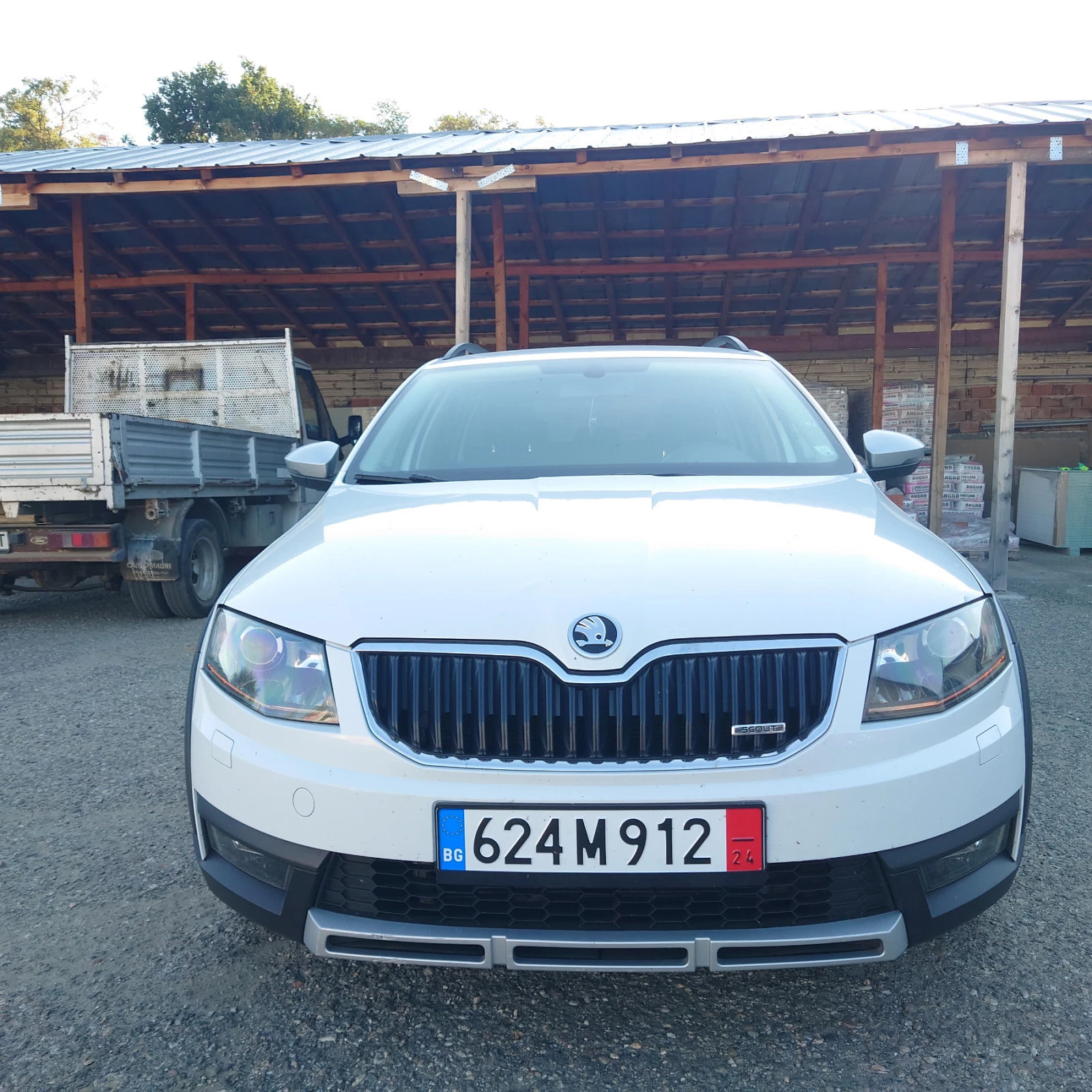 Skoda Octavia SCOUT 2.0TDI 4X4 - изображение 3