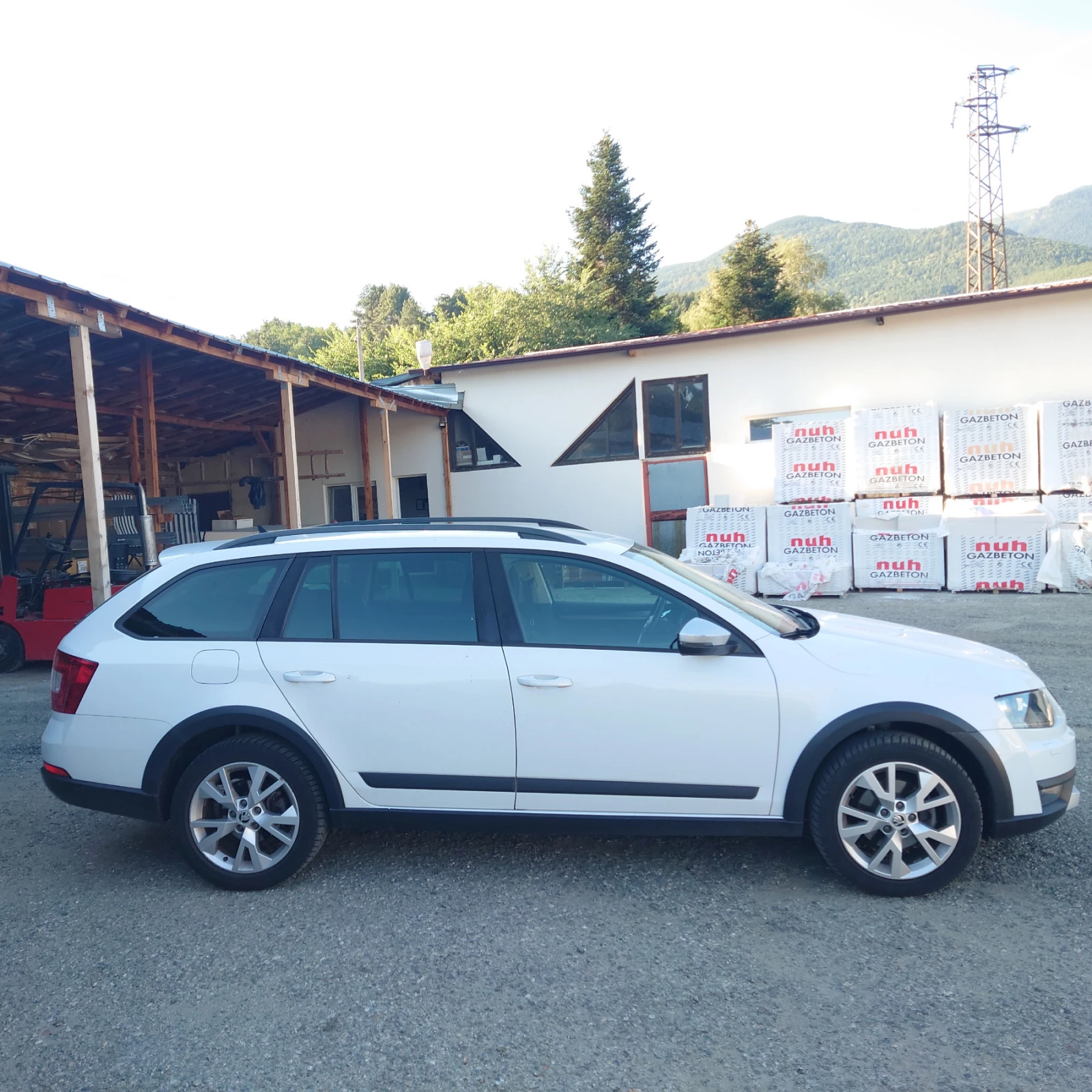 Skoda Octavia SCOUT 2.0TDI 4X4 - изображение 7