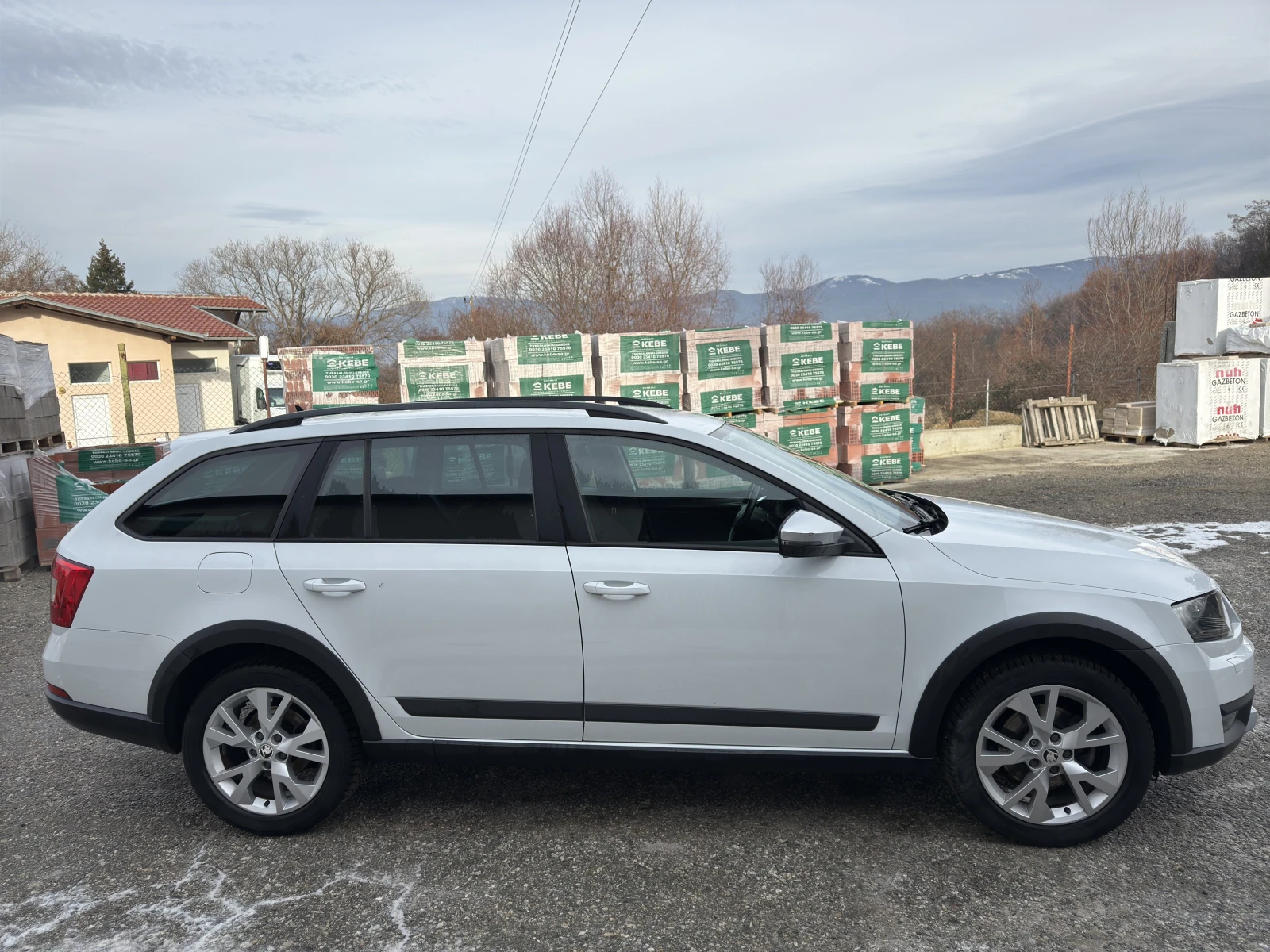 Skoda Octavia SCOUT 2.0TDI 4X4 - изображение 7