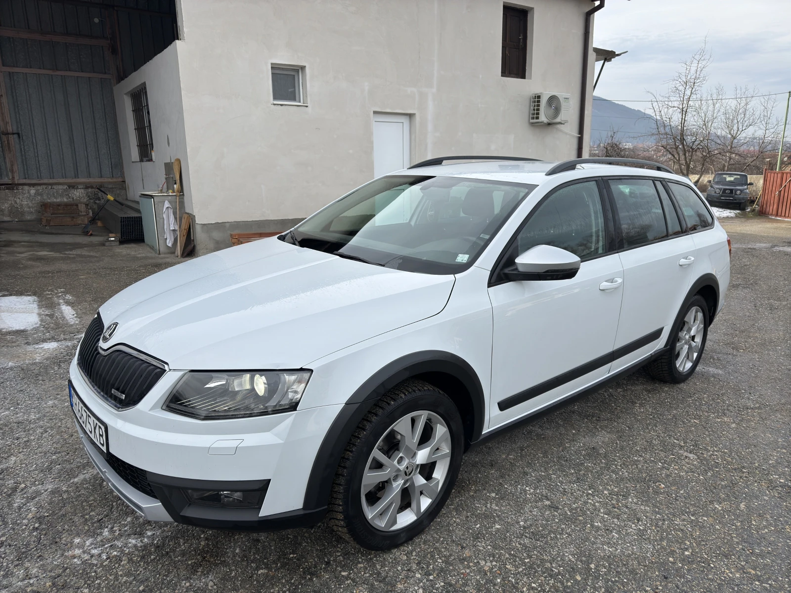 Skoda Octavia SCOUT 2.0TDI 4X4 - изображение 5