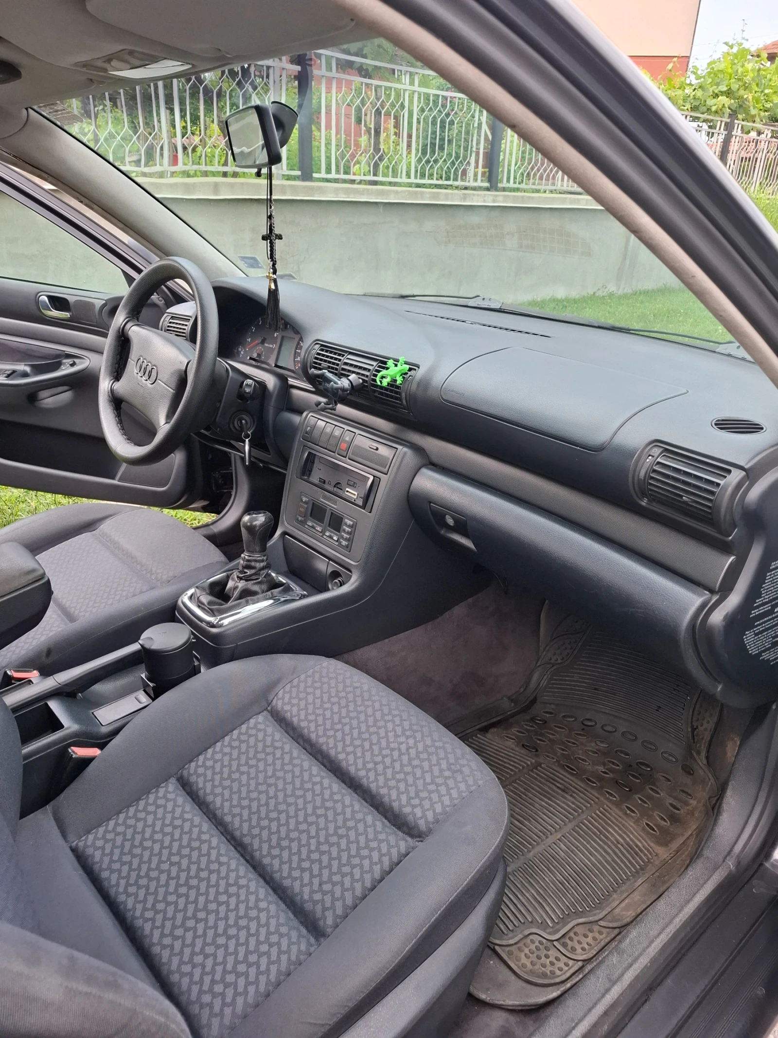 Audi A4 1.8 - изображение 7