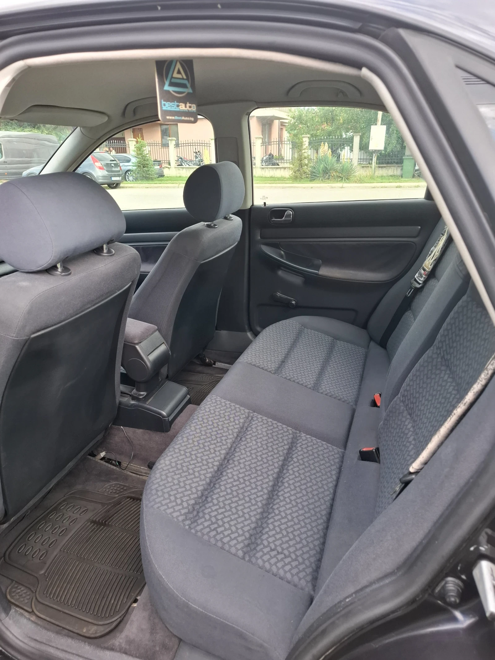 Audi A4 1.8 - изображение 8