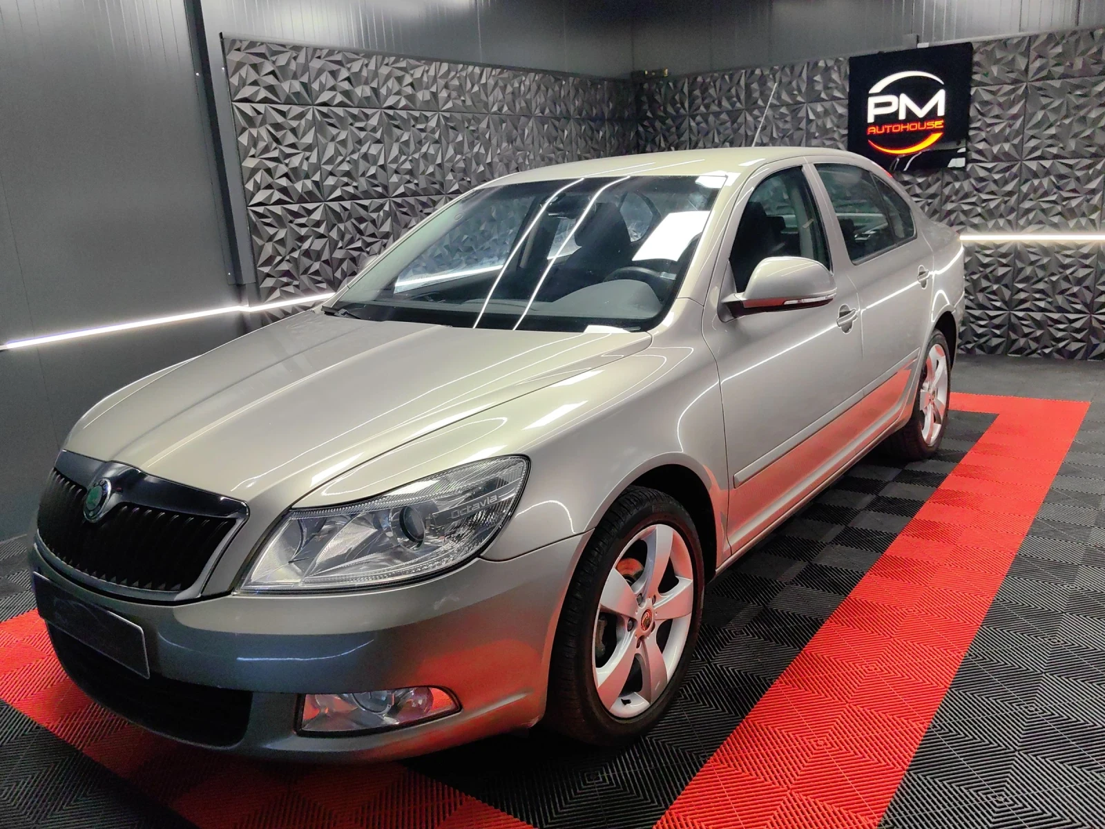 Skoda Octavia 1.9TDI/ЛИЗИНГ/173000KM/ТЕМПОМАТ/КАТО НОВА - изображение 2