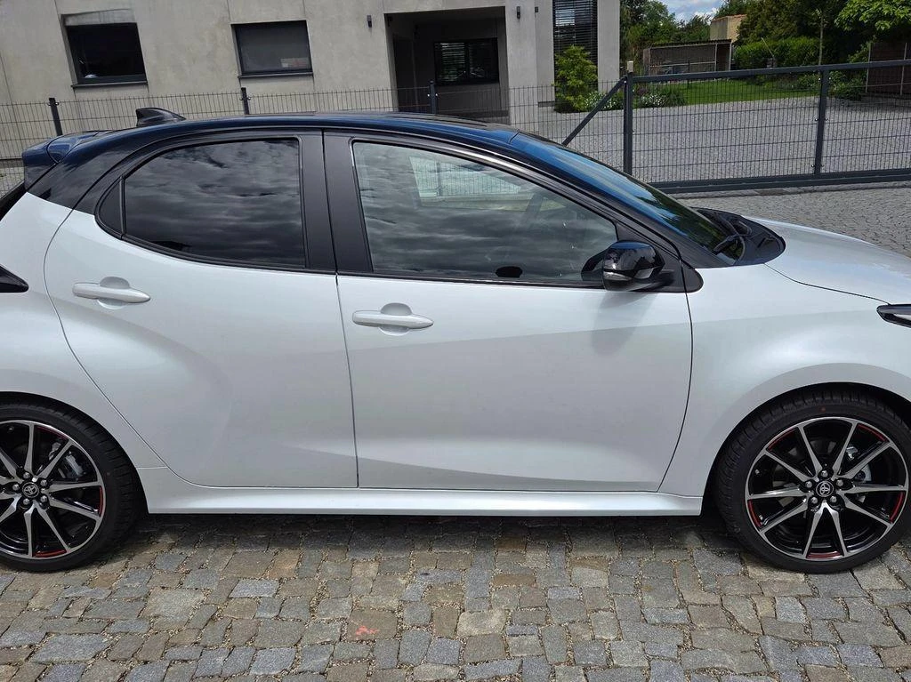Toyota Yaris 1.5 HEV GR SPORT 131 KC TOP FULL - изображение 4