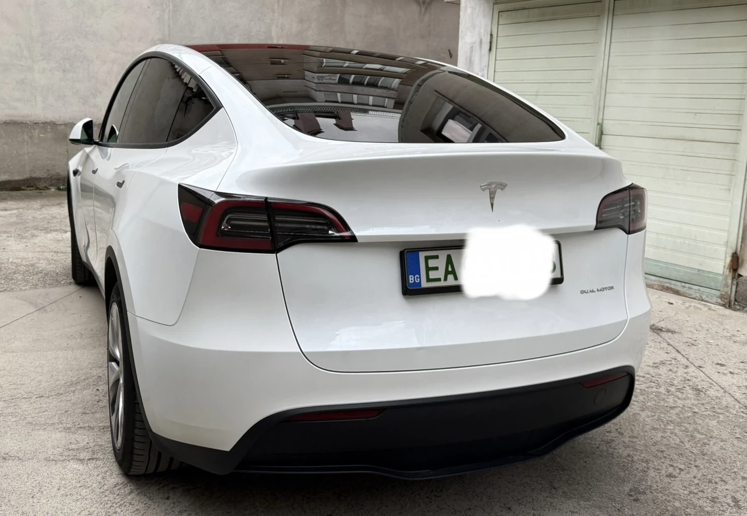 Tesla Model Y Long Range AWD - Първи собственик - изображение 5
