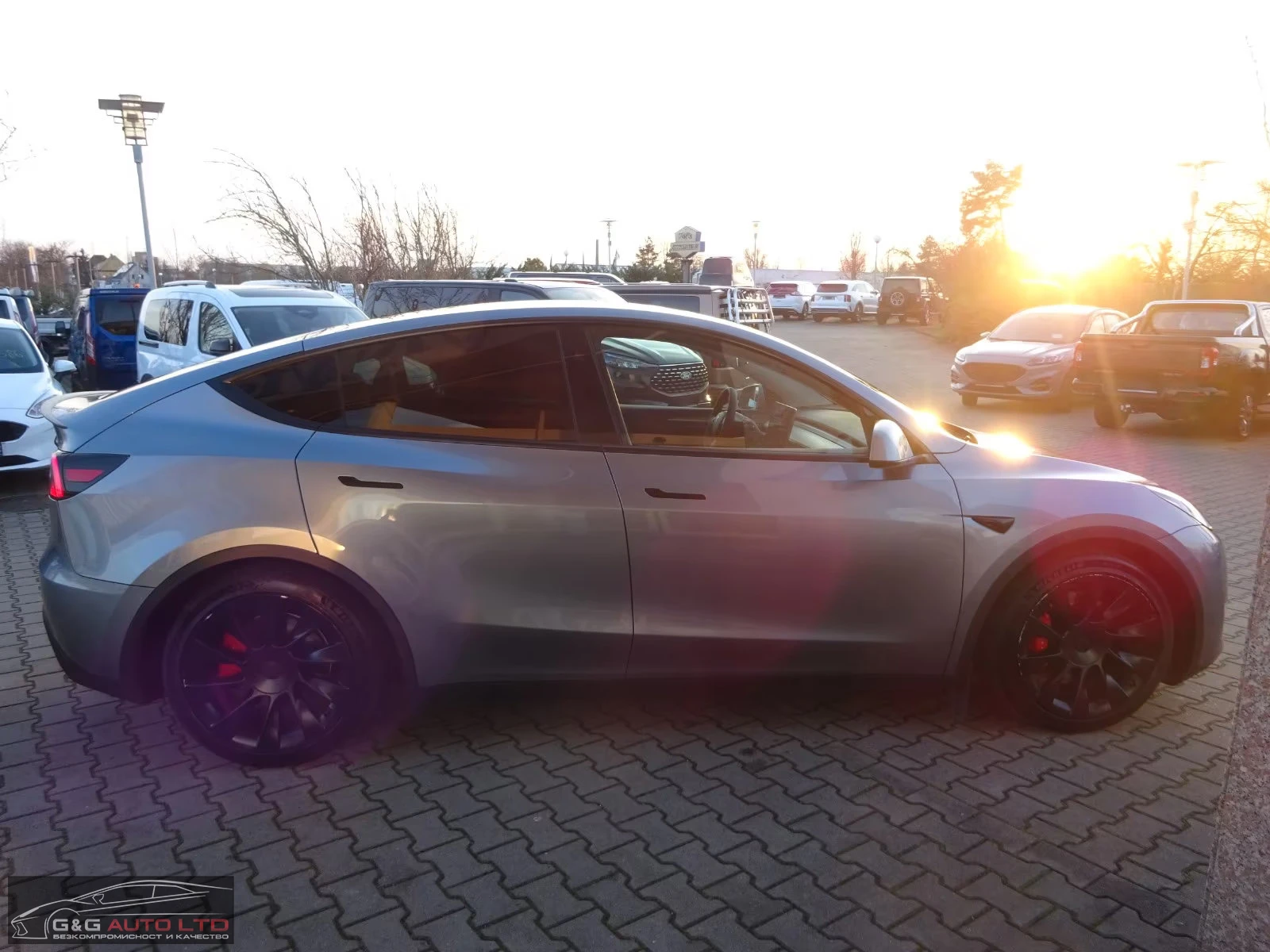 Tesla Model Y AWD/514HP/PANO/360/HUD/LED/KLESS/DIGI/AHK/651g - изображение 6